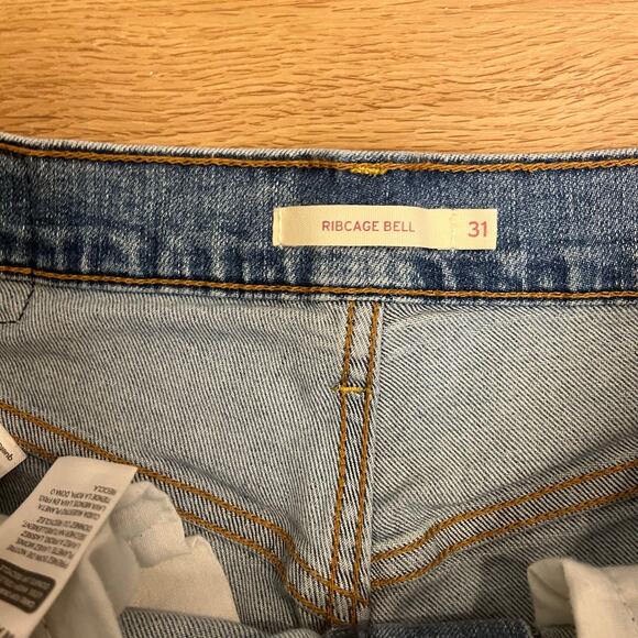 Levi's Premium Ribcage Bell Women's Jeans Size 31 Flared Leg - Picture 2 of 10